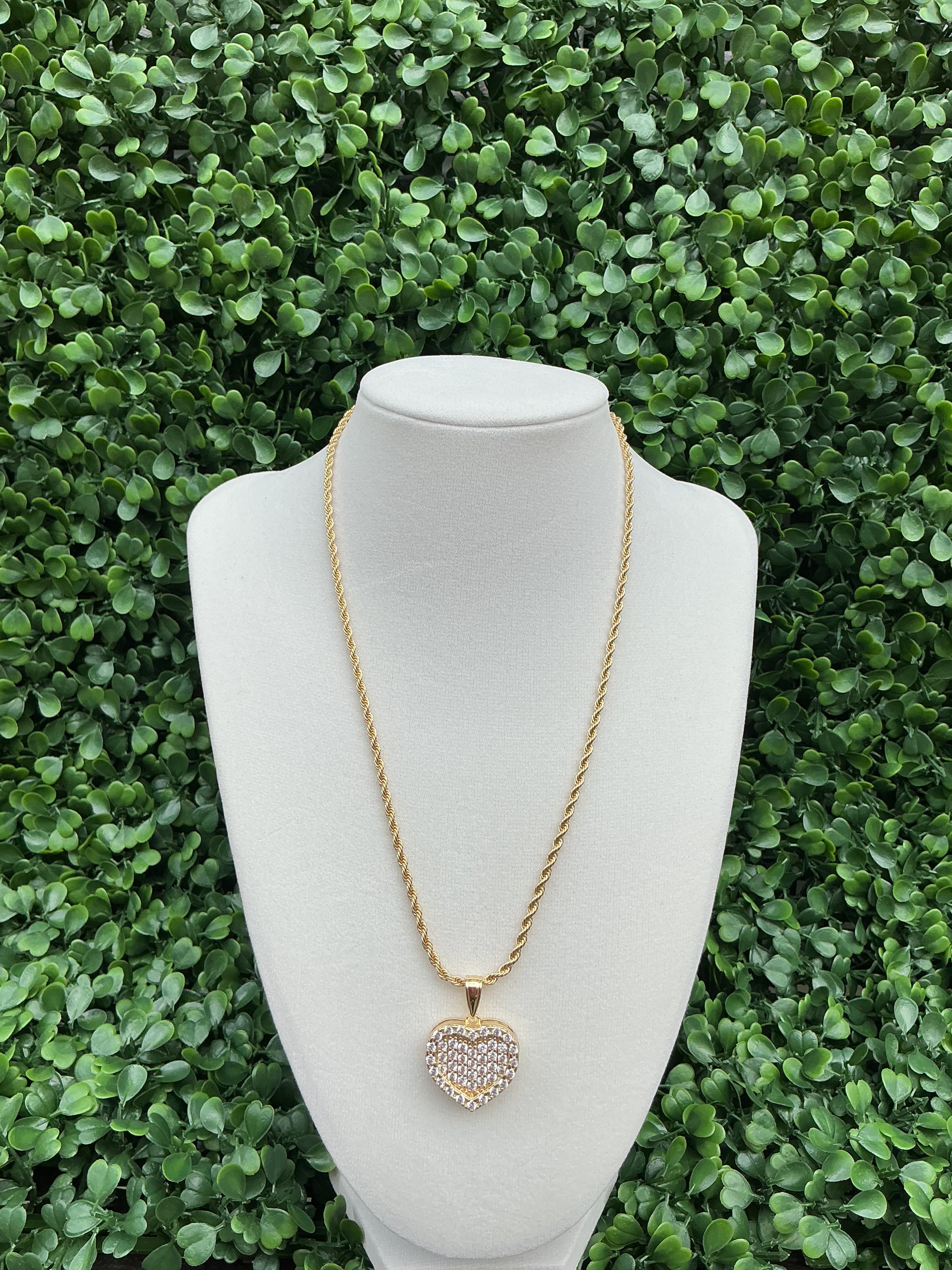 Bigger diamonds heart necklace (20mm)